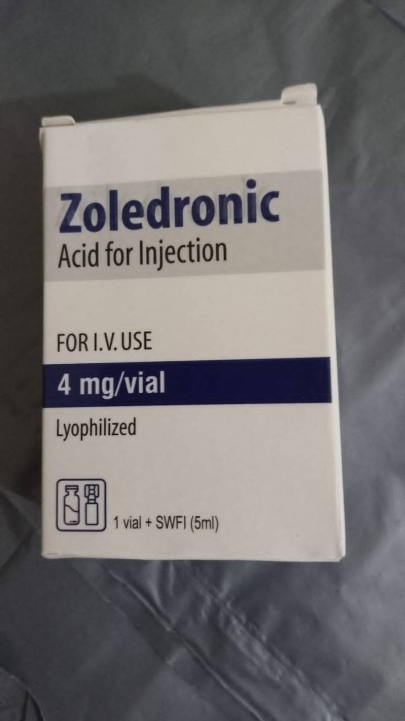 Zoledronic 4mg Injection (Zoledronic Acid) with 1 vial and 5ml Sterile Water for Injection (SWFI) for oncology and bone disorder treatment.